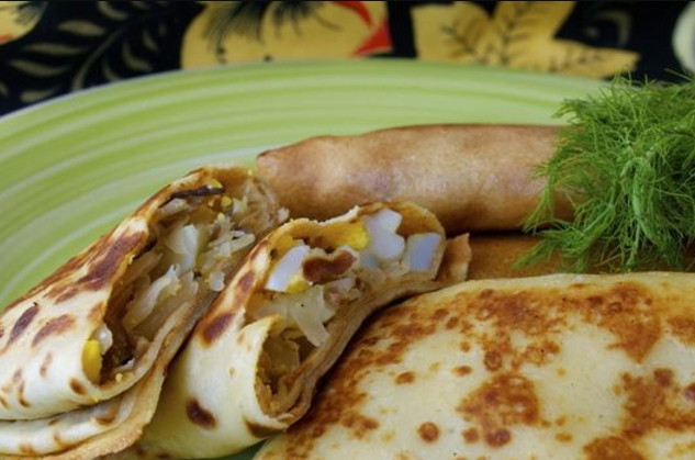 1. Этап. Блины с капустой и яйцом: 9. Перед подачей на стол обжарьте блины на сковороде, а затем уж подавайте.