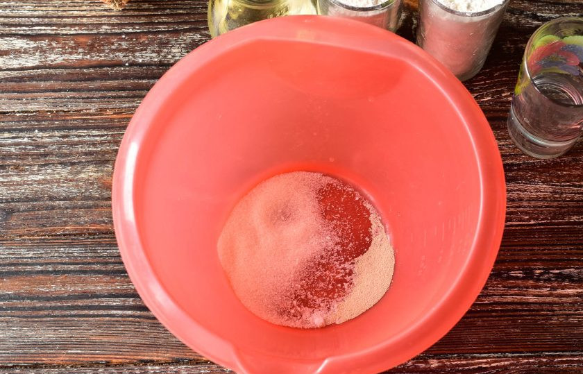 1. Этап. Хачапури с фасолью: В миску всыпьте соль, сахар и дрожжи.