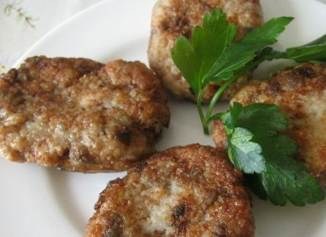 1. Этап. Рыбные котлеты из речной рыбы: Наши котлетки готовы, и вы можете подавать их к столу. Приятного вам аппетита!