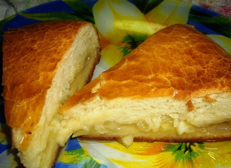 1. Этап. Лимонник (пирог из дрожжевого теста): Запекайте пирог 25-30 минут в духовом шкафу при 180 градусах. Ешьте его остывшим. Приятного чаепития!