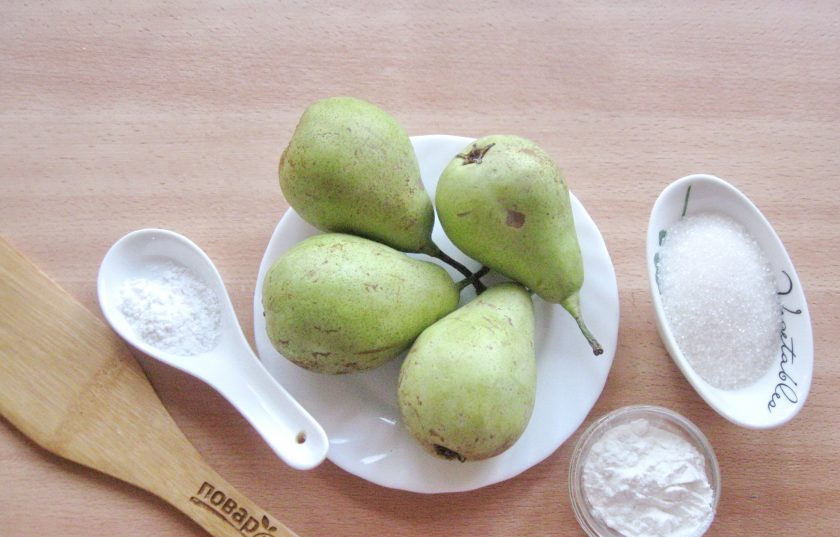 1. Этап. Грушевый кисель: Подготовьте ингредиенты для приготовления грушевого киселя.