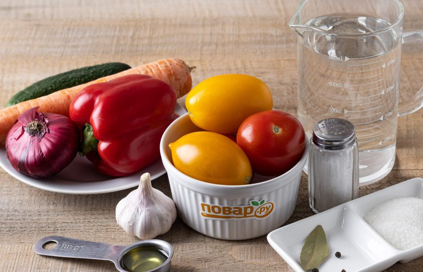 1. Этап. Салат «Лето в банке»: Подготовьте все ингредиенты.