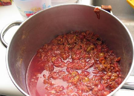 1. Этап. Виноградное желе: Варите в течении 15 минут.