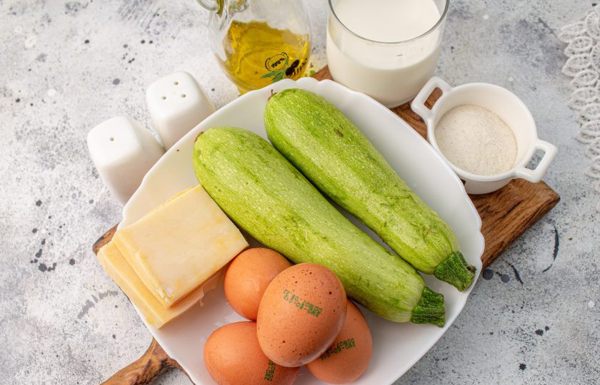 1. Этап. Суфле из кабачков в мультиварке: Подготовьте все необходимые ингредиенты для приготовления суфле.