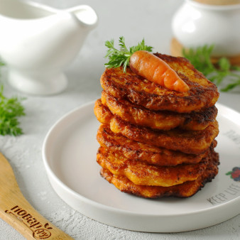 Морковные оладьи с творогом