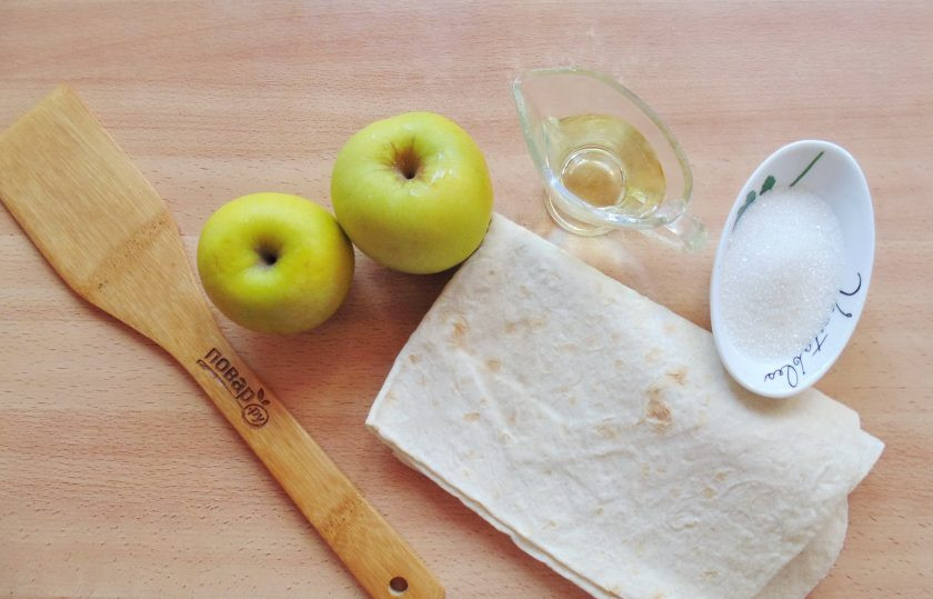 1. Этап. Ленивые пирожки с яблоками: Возьмите ингредиенты для приготовления ленивых пирожков с яблоками.