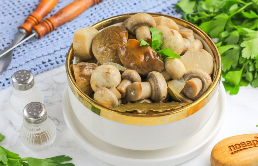 1. Этап. Грибы по-польски: Если же грибы не планируете консервировать, то оставьте их остывать прямо в маринаде. При остывании они 