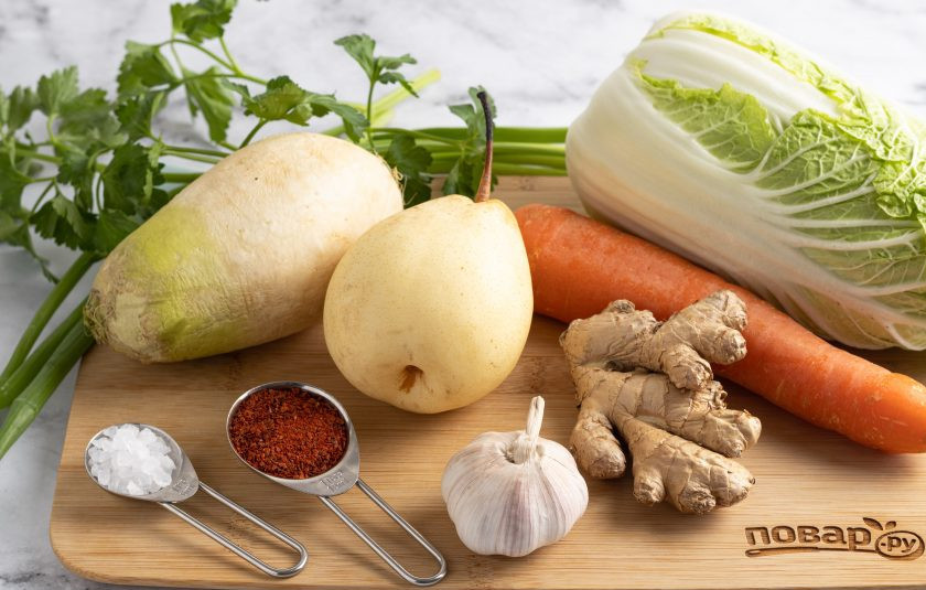 1. Этап. Набак кимчи на воде: Подготовьте все ингредиенты.