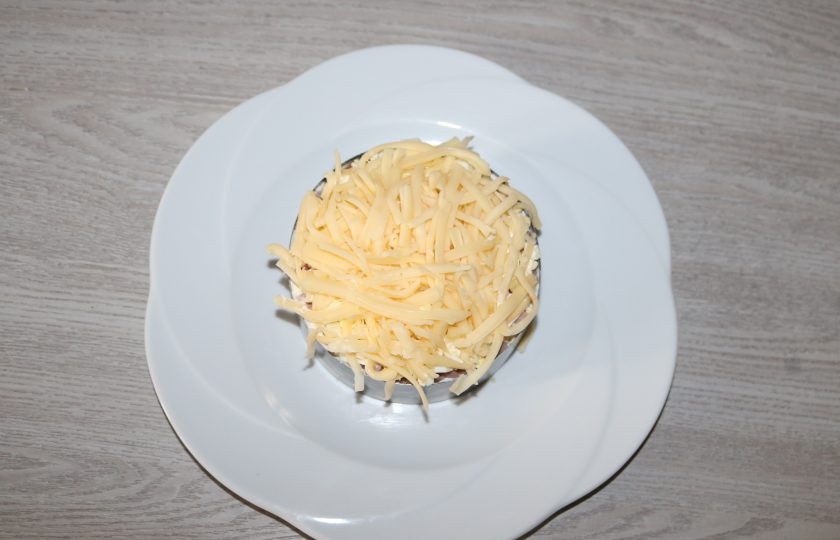 1. Этап. Салат Шикарный: 8 слой - сыр.