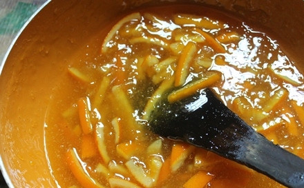 1. Этап. Домашний мармелад из апельсинов: 9. …и проварить домашний мармелад из апельсинов еще пару минут.