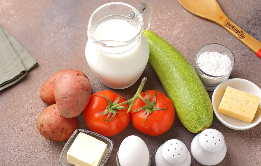 1. Этап. Запеканка Южная с кабачками и помидорами: Подготовьте все ингредиенты.