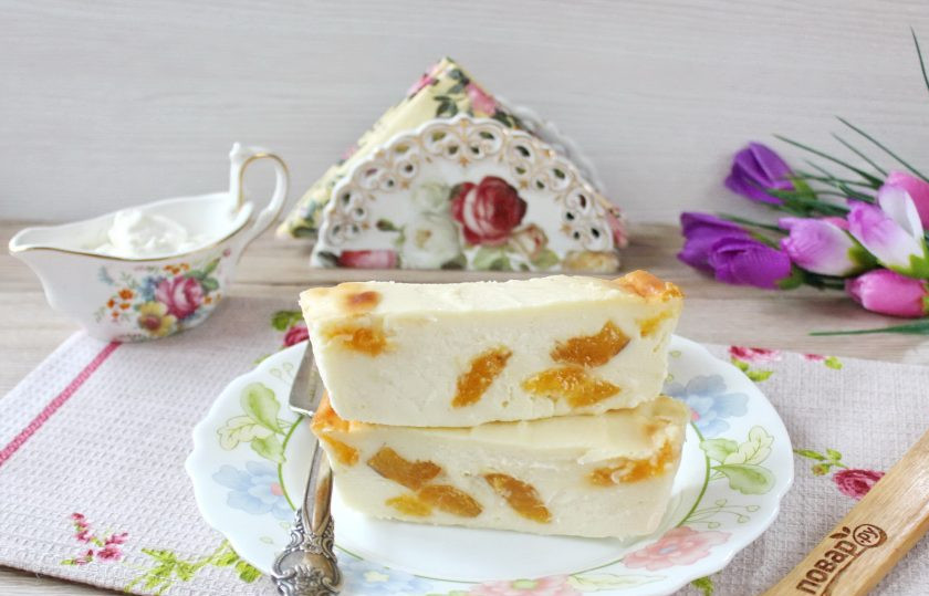 1. Этап. Творожная запеканка с абрикосами: Вкусная, нежная, с абрикосовым вкусом творожная запеканка готова. Можно подавать к столу.