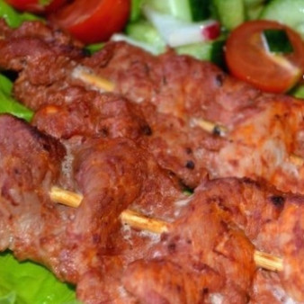 Мясо на шпажках в духовке