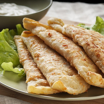 Чебуреки с сыром и ветчиной