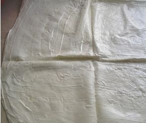 1. Этап. Рулет из лаваша с курицей: Расправляем лаваш.