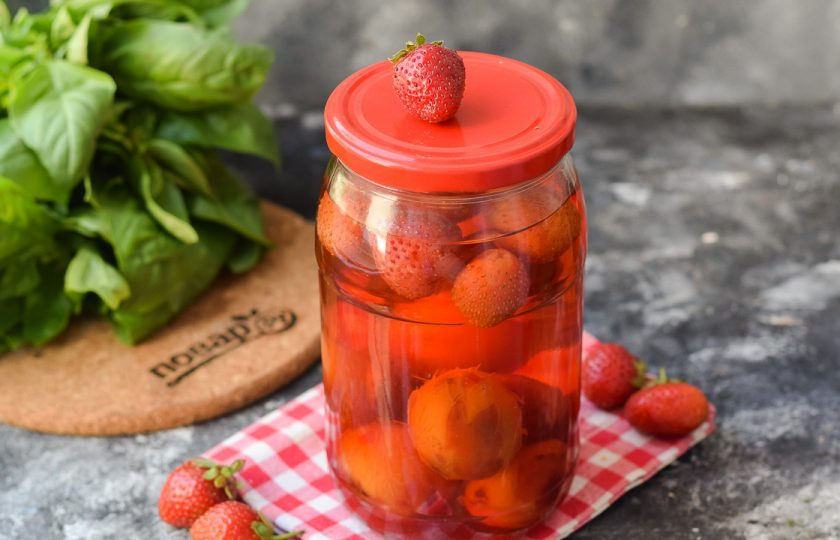 1. Этап. Компот из клубники и сливы на зиму: Приятного аппетита!