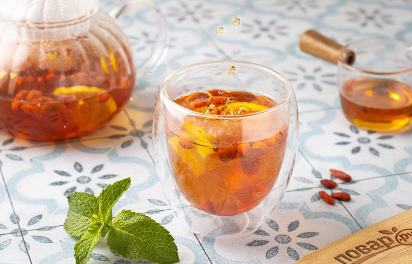 1. Этап. Чай с ягодами годжи: Перед подачей добавьте подсластитель по вкусу. Чай с ягодами годжи готов!
