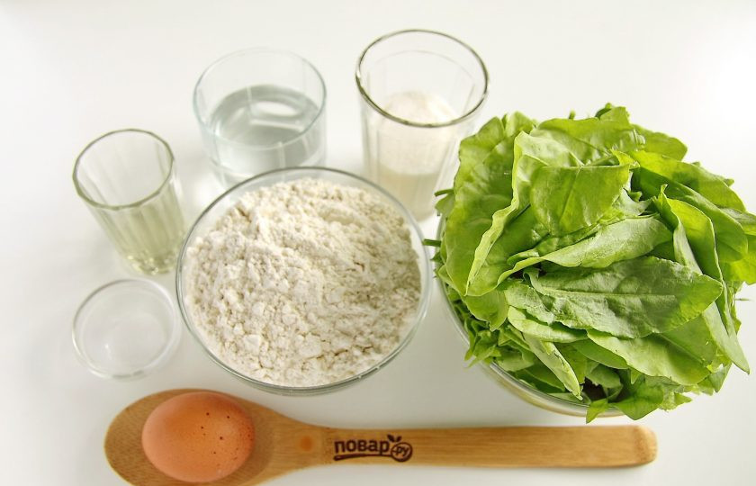 1. Этап. Вареники с щавелем: Подготовьте все ингредиенты.