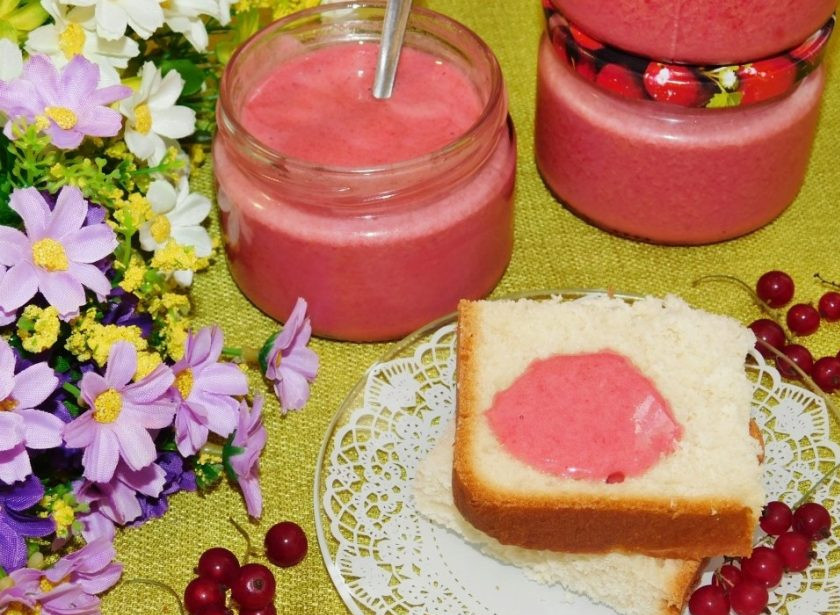 1. Этап. Крем-мёд с ягодами: Приятного чаепития!