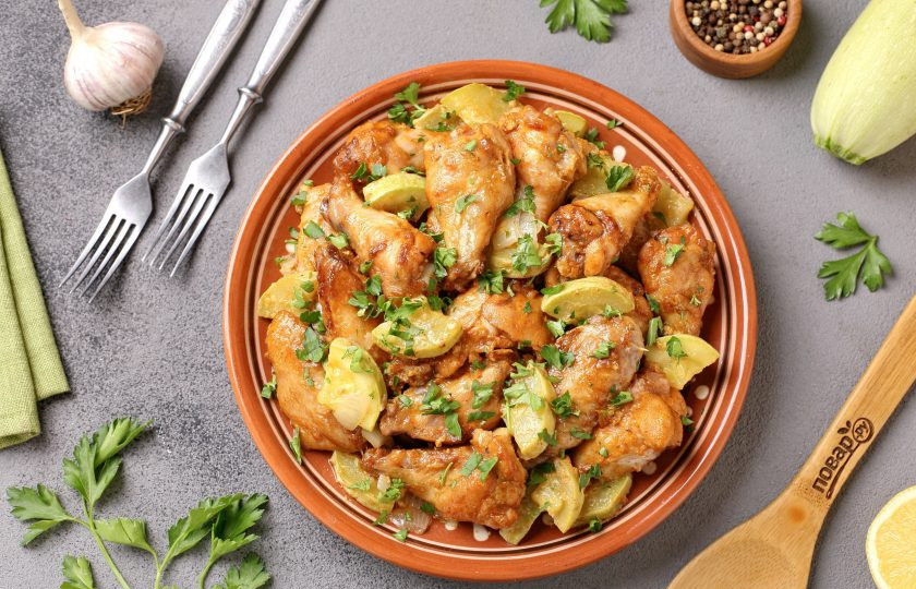 1. Этап. Цукини с курицей в духовке: Цукини с курицей в духовке готовы. Приятного аппетита!