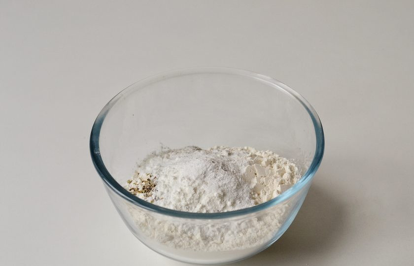 1. Этап. Панкейки с сыром: Смешайте все сухие ингредиенты.