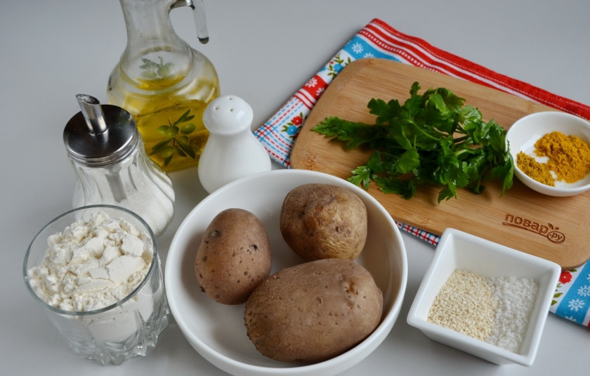 1. Этап. Алу патры: Подготовьте продукты. Отварите картофель в 