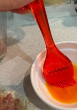 1. Этап. Совсем не чебуреки в лаваше: Кулинарную кисточку обмокнуть в желтке