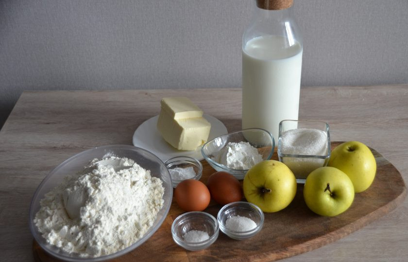 1. Этап. Яблочный пирог Восторг: Подготовьте ингредиенты.