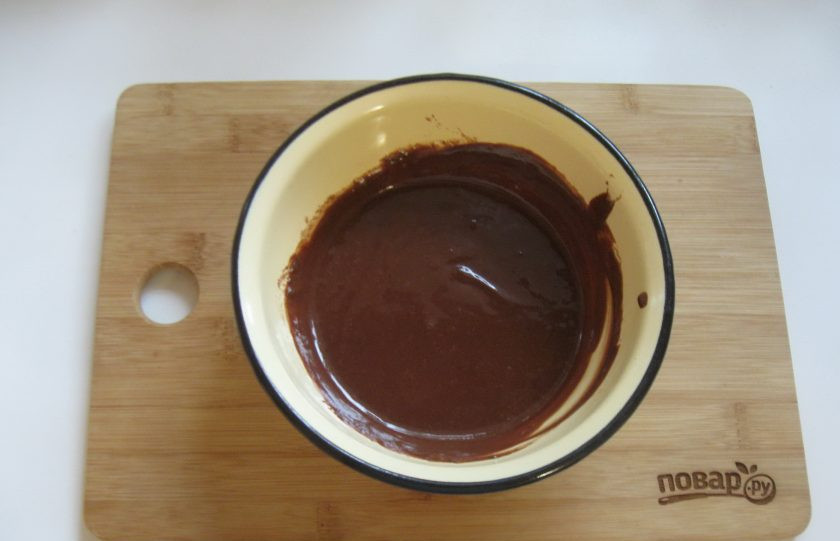 1. Этап. Бостонский кремовый пирог: Перемешайте и поставьте на плиту. Доведите до кипения и выключайте. После добавьте 2 столовые ложки сливочного масла.