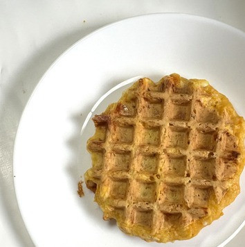 1. Этап. Тыквенные вафли с сыром фета: Из этих ингредиентов у меня получилось 7 штук. Вкус тыквы совсем ненавязчивый, сыр не чувствуется. Думаю, сыра можно было положить и больше.