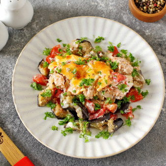 Горбуша с баклажанами