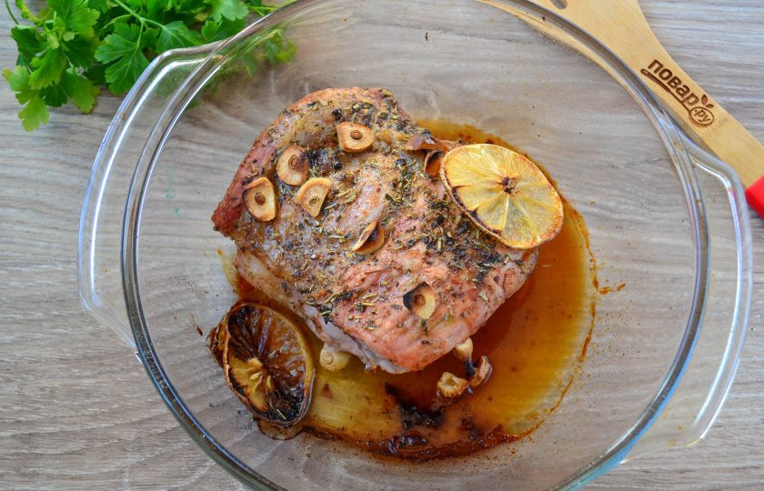 1. Этап. Запеченная свинина с розмарином и чесноком: Мясо готово!