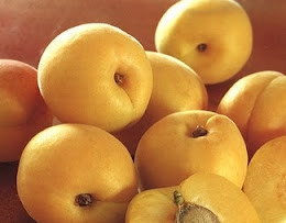 1. Этап. Конфитюр из абрикосов: Для конфитюра взять большие абрикосы сорта прищепа.