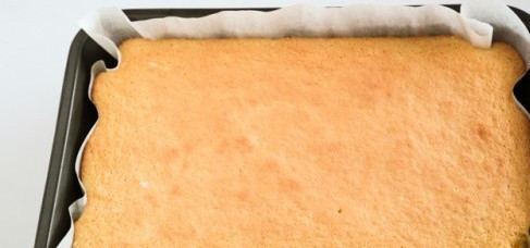 1. Этап. Торт Европейский: Выпекать 20 минут при 180 градусах.