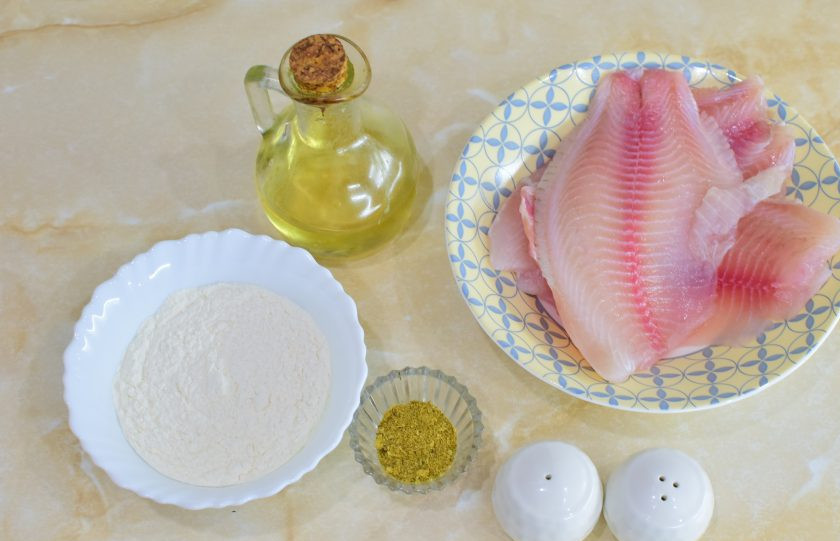 1. Этап. Филе тилапии в муке на сковороде: Перед началом приготовления подготовьте все ингредиенты. Рыбу заранее разморозьте при комнатной температуре.