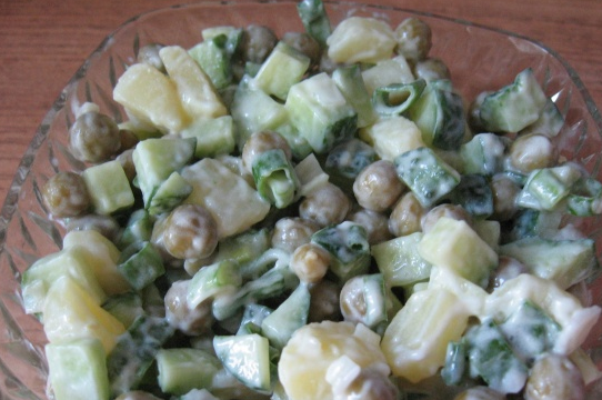 1. Этап. Простой салат с горошком: Приятного аппетита!