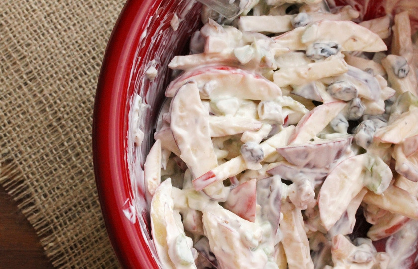 1. Этап. Салат из свежих яблок: Все хорошенько перемешиваем. Наш салат готов!