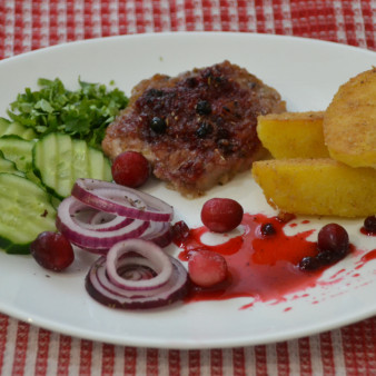 Свинина с клюквой