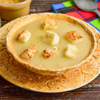 Луковый суп по-парижски