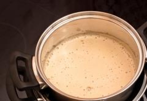 1. Этап. Сливочный кофейный крем: Добавить кофе, перемешать.