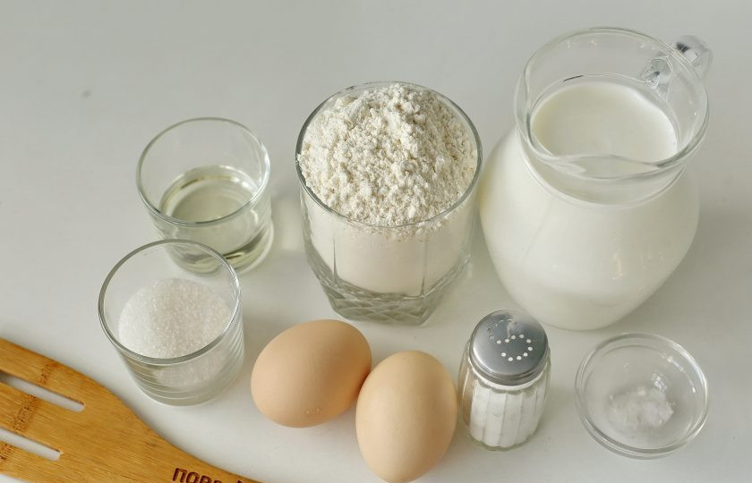 1. Этап. Блины на ацидофилине: Подготовьте все ингредиенты.