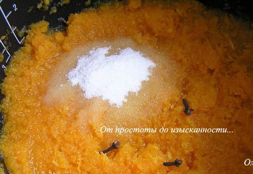 1. Этап. Тыквенно-апельсиновый джем: Всыпьте 1 ст. л. желфикса (2:1), смешанного с 25 г сахара, и гвоздику, перемешайте. Готовьте в режиме 
