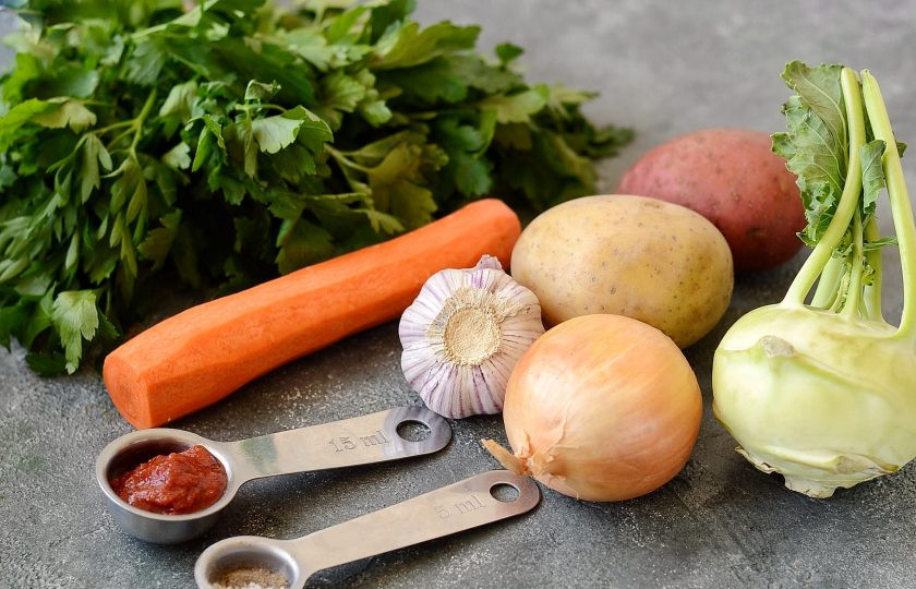 1. Этап. Суп с кольраби: Подготовьте все ингредиенты.