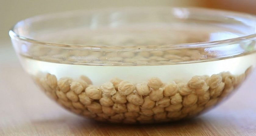 1. Этап. Пюре из рыбы, нута и спаржи: 1. Нут заранее замочите на ночь.