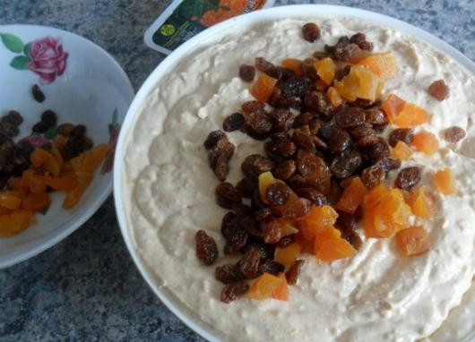 1. Этап. Пасха со вкусом крем-брюле: 6. Дальше выложите любые добавки, которые вам по душе.