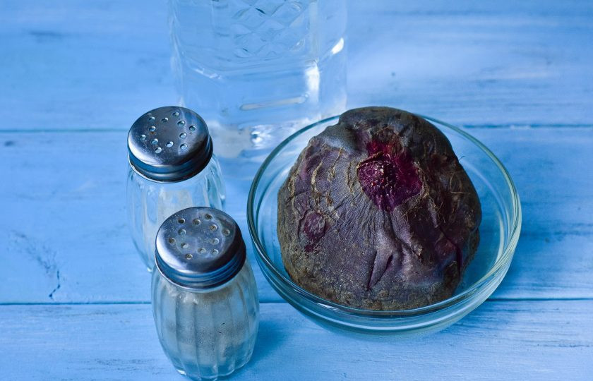 1. Этап. Салат из свеклы с уксусом: Подготовьте необходимые ингредиенты.