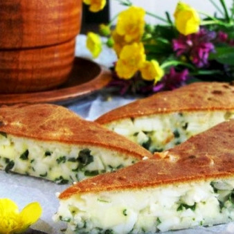 Заливной пирог с зеленым луком и яйцом