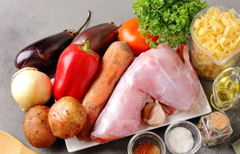 1. Этап. Лагман из кролика: Подготовьте все ингредиенты.