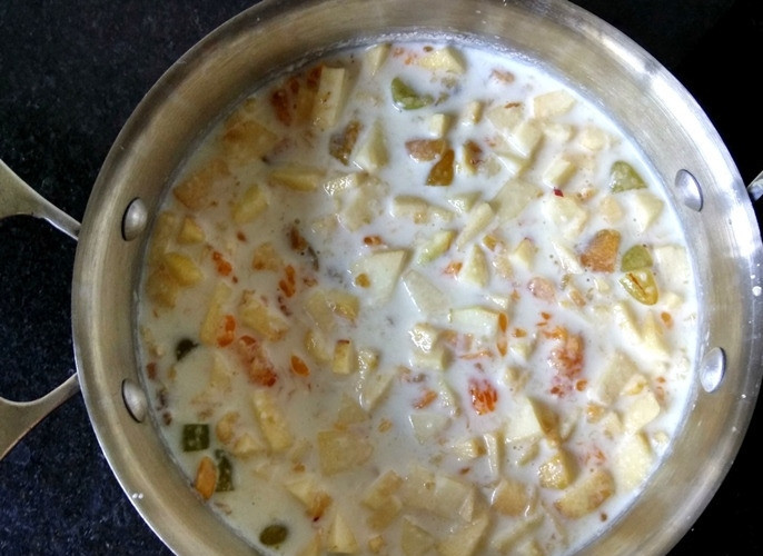 1. Этап. Десерт из фруктов и молока: 6. Когда десерт из фруктов и молока настоялся, разложите его по порционным тарелочкам и подавайте к столу. Приятного аппетита!