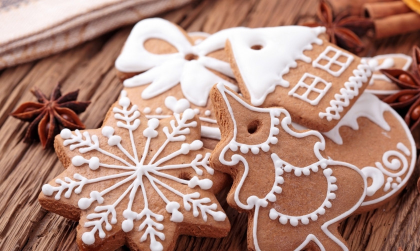 1. Этап. Имбирный пряник классический: Выпекайте пряники при 180 градусах в течение 20-25 минут. Украсьте их по вашему вкусу. Приятной дегустации!